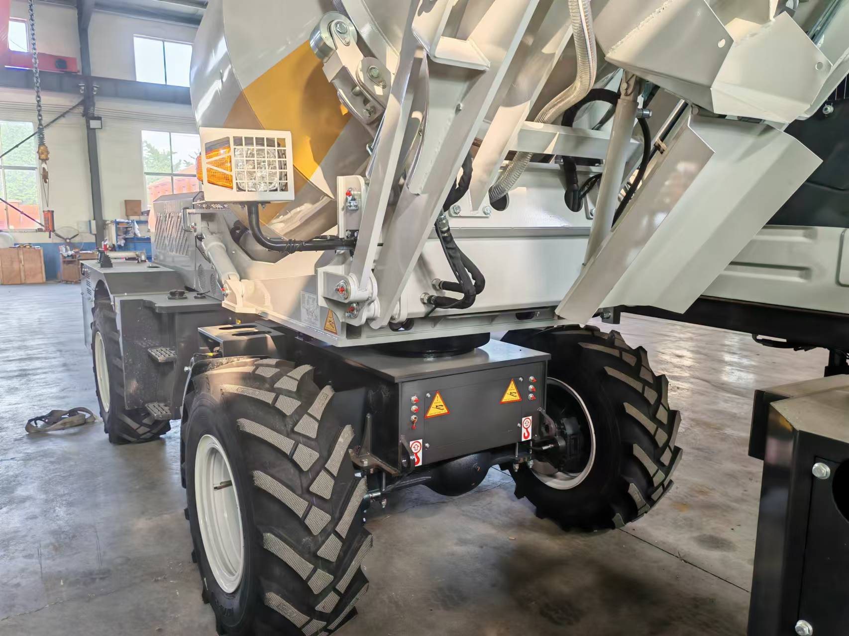 Caminhão Betoneira Autocarregá - Heavy Equipment Mixer avaliação e preço